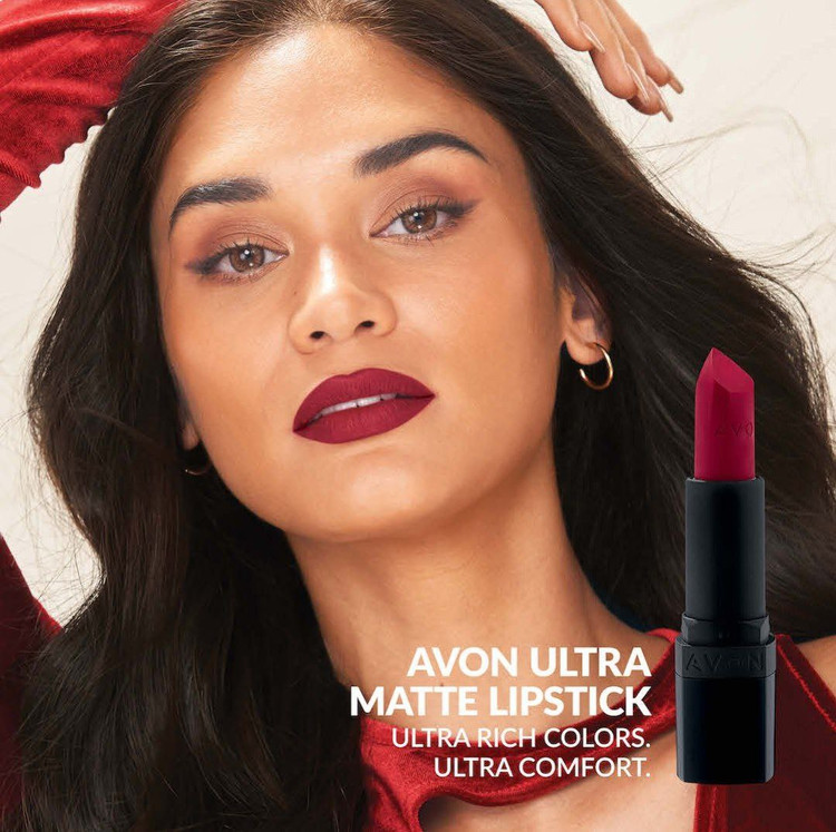 رژ لب جامد مات مدل Avon Ultra Matte حاوی SPF 15