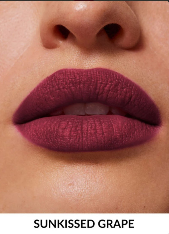 رژ لب جامد مات مدل Avon Ultra Matte حاوی SPF 15